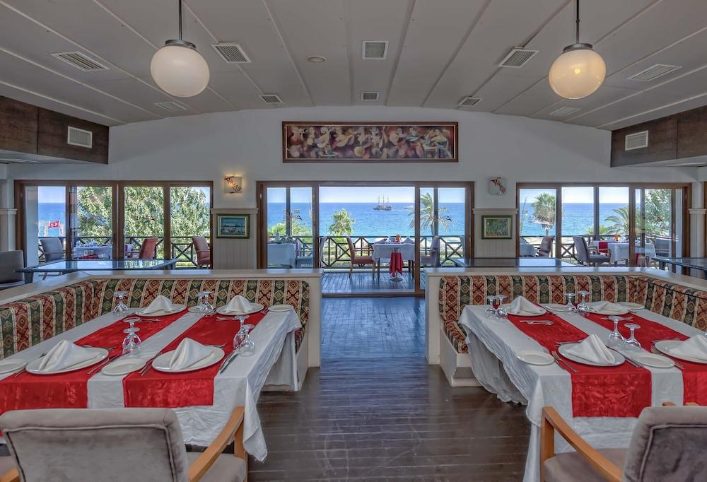 Labada Beach Hotel Çamyuva Extérieur photo